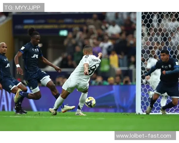 中超精彩对决国米凭借帽子戏法力克皇马全场沸腾