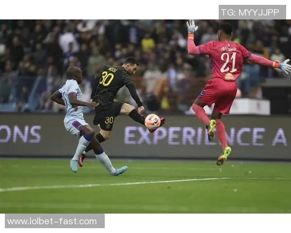 国王杯激战利物浦与巴黎圣日耳曼互交白卷神扑瞬间引发全场狂欢