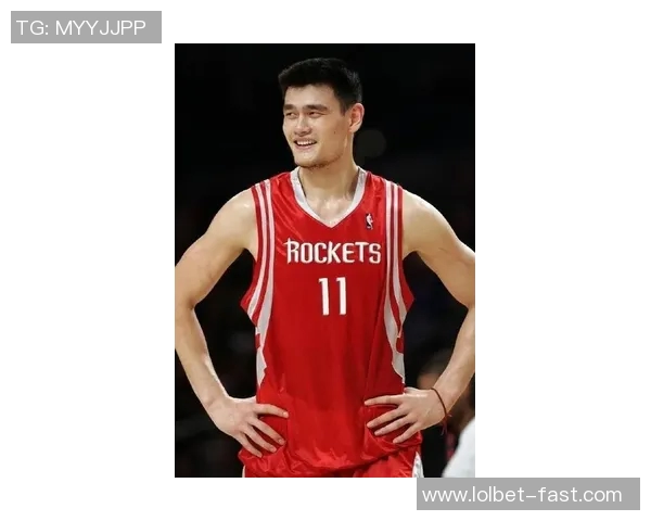 姚明与公牛队的传奇中锋之路：从NBA新星到篮球巨人