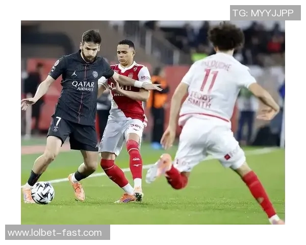 西甲激战巴萨大胜阿森纳红牌争议引发全场热议