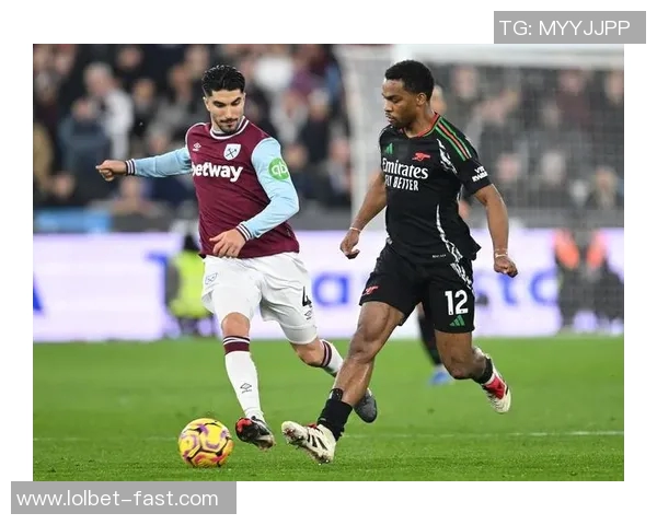 英超焦点战那不勒斯平巴黎圣日耳曼争议判罚引发全场热议